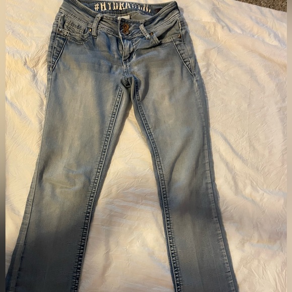 Women’s Soft and Stylish Hydraulic Jeans with small splits by the ankle - Picture 3 of 9